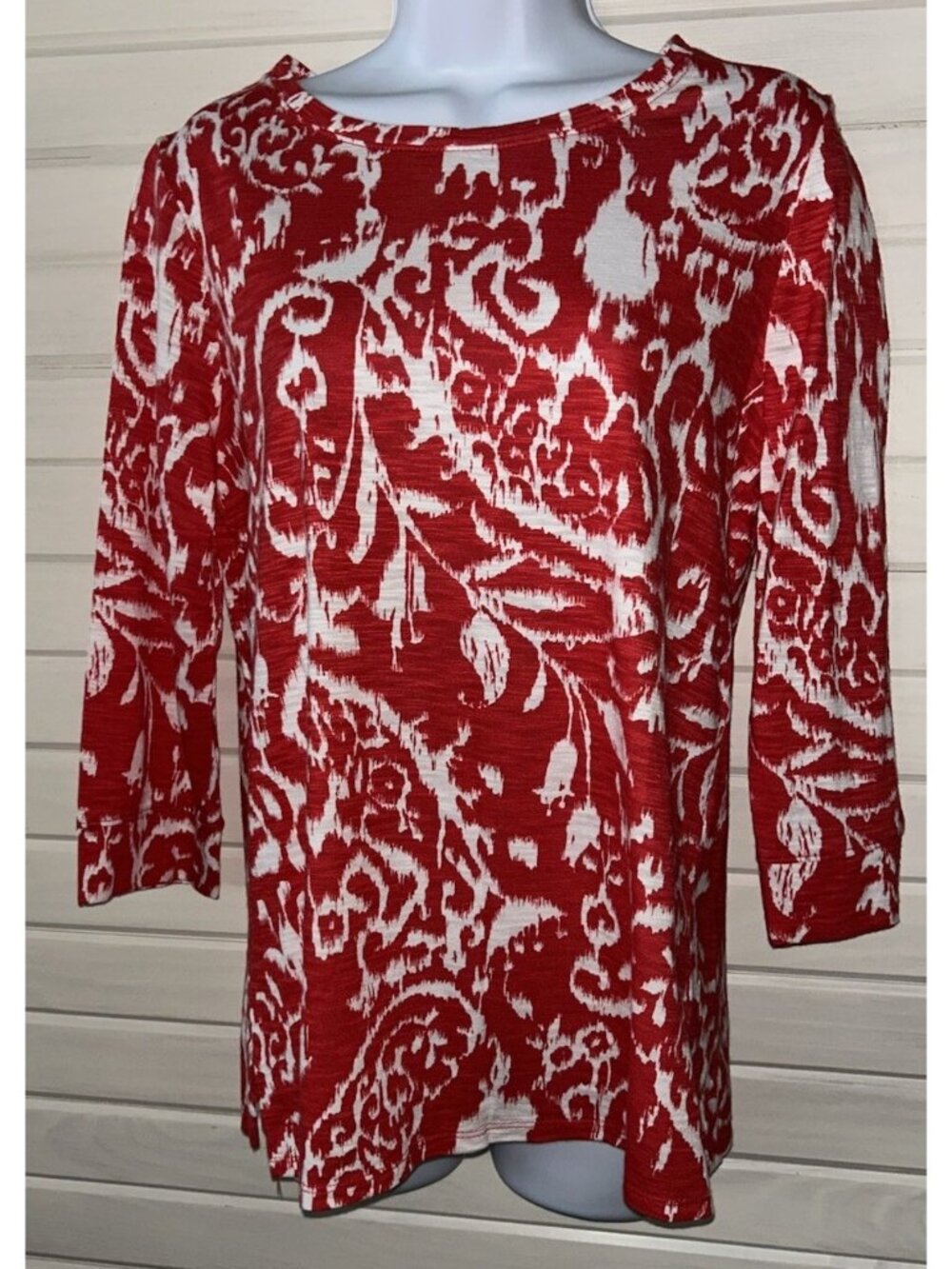 Chicos Sz 0 (SMALL) Red White Button Back Paisley Slub Tee Cotton Modal EUC